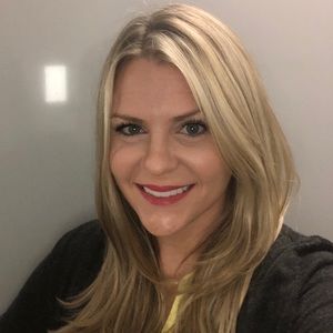 Meet your Posher, Lara